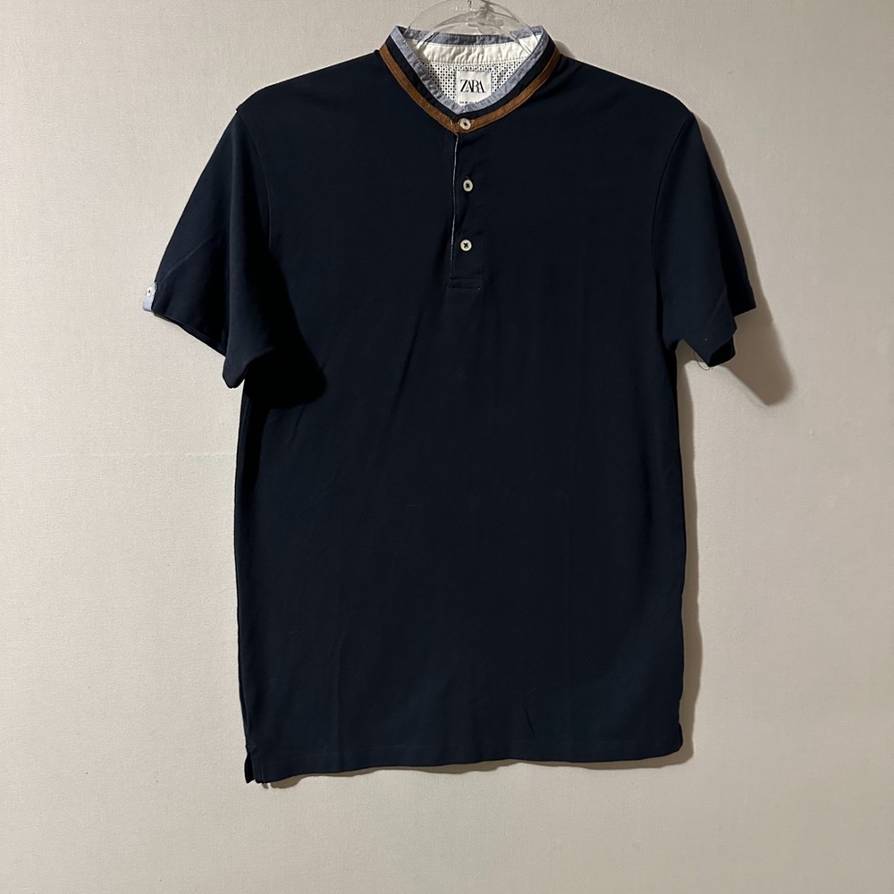 Zara Mens NAVY Blue Short Sleeve Shirt with a Grandad collar.  Size M